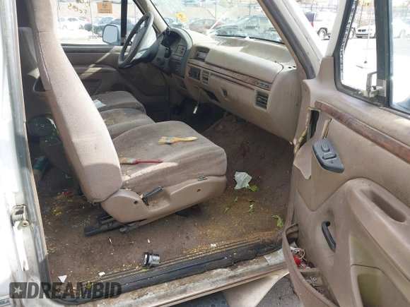 1996 Ford F-150 with VIN 1FTEX14N9TKA35772, listed as a IAAI auction lot 40963486 with 1 mi miles. Bid and sale history available at carsss.com. Image 5.