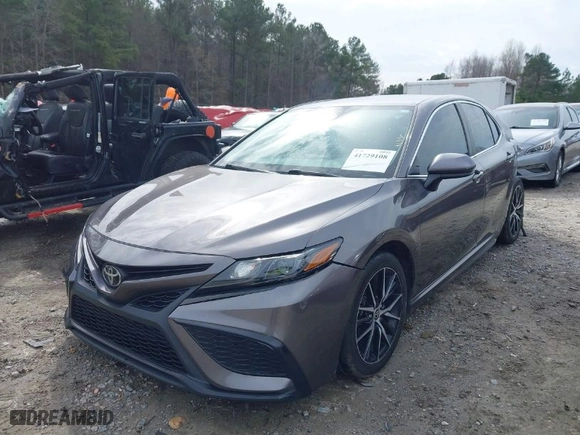 2021 Toyota Camry SE Nightshade with VIN 4T1G11AK0MU586968, listed as a IAAI auction lot 41729108 with 95,686 mi miles. Bid and sale history available at carsss.com. Image 2.