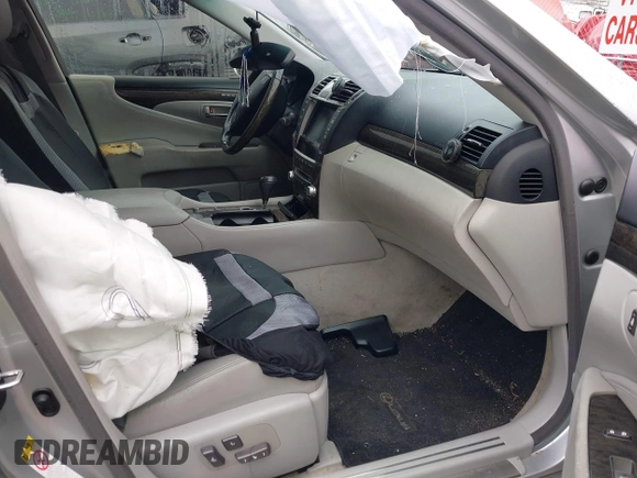 2011 Lexus LS 460 with VIN JTHBL5EF9B5108034, listed as a IAAI auction lot 40823390 with Not provided miles and . Bid and sale history available at DreamBid. Image 5.