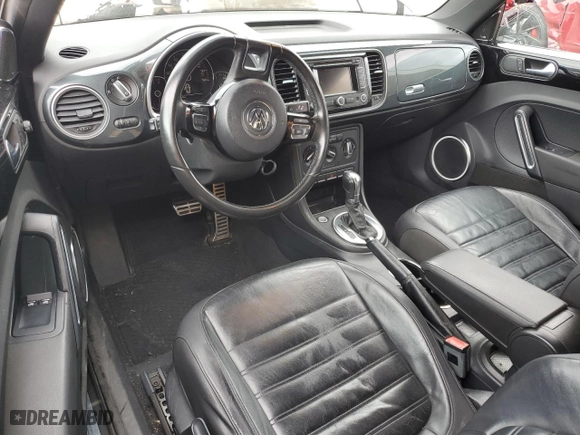 2012 Volkswagen Beetle 2.0T Turbo PZEV with VIN 3VWVA7AT0CM625968, listed as a Copart auction lot 43543005 with 0 mi miles and Salvage Title. Bid and sale history available at carsss.com. Image 8.