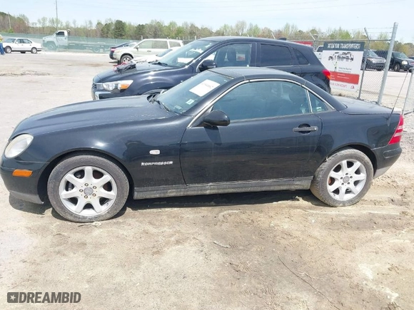 1998 Mercedes-Benz SLK-Class with VIN WDBKK47F1WF029953, listed as a IAAI auction lot 41944662 with NaN miles. Bid and sale history available at carsss.com. Image 13.