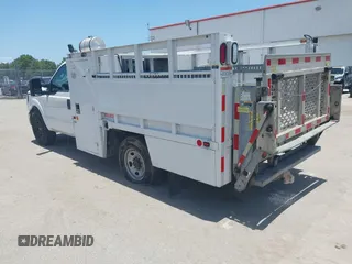2015 Ford F-350 XL with VIN 1FDBF3E67FEB64097, listed as a IAAI auction lot 42647177 with 229,851 mi miles and . Bid and sale history available at DreamBid. Image 3.