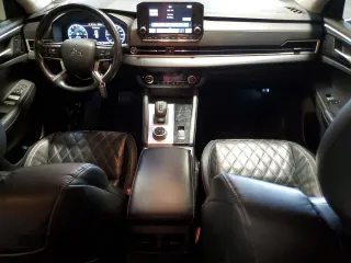2022 Mitsubishi Outlander SEL z VIN JA4J3VA83NZ012900, wystawiony jako Copart lot #53317745 z przebiegiem 32 547 mil mil oraz Szkoda całkowita • Salvage title. Historia ofert i sprzedaży dostępna na DreamBid. Obrazek 8.