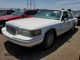 1994 Lincoln Town Car Signature z VIN 1LNLM82W3RY633555, wystawiony jako Copart lot #81430533 z przebiegiem 202 350 mil mil oraz Tytuł czysty. Historia ofert i sprzedaży dostępna na DreamBid. Obrazek 1.