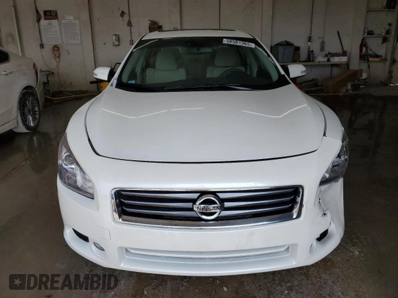 2014 Nissan Maxima SV z VIN 1N4AA5AP7EC915563, wystawiony jako Copart lot #58581365 z przebiegiem 32 347 mil mil oraz Szkoda całkowita • Salvage title. Historia ofert i sprzedaży dostępna na DreamBid. Obrazek 5.