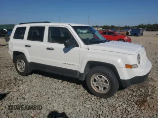 2014 Jeep Patriot Sport with VIN 1C4NJPBA5ED550294, listed as a Copart auction lot 77843854 with 204,233 mi miles and Salvage Title. Bid and sale history available at carsss.com. Image 4.
