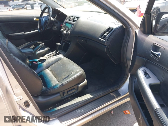 2003 Honda Accord EX z VIN 1HGCM66573A019233, wystawiony jako IAAI lot #42142546 z przebiegiem 213 128 mil mil oraz . Historia ofert i sprzedaży dostępna na DreamBid. Obrazek 5.