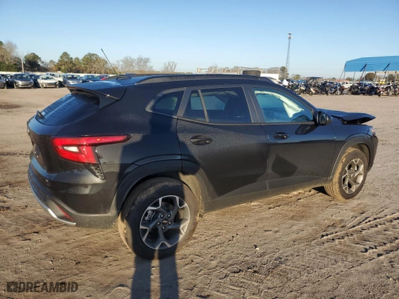 2025 Chevrolet Trax LT with VIN KL77LHEP9SC102793, listed as a Copart auction lot 43467445 with 3,730 mi miles and Salvage Title. Bid and sale history available at carsss.com. Image 3.
