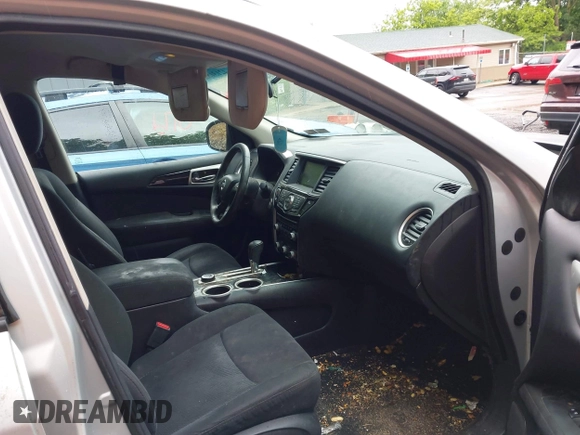 2014 Nissan Pathfinder Platinum with VIN 5N1AR2MM8EC695848, listed as a IAAI auction lot 42131526 with 154,227 mi miles and . Bid and sale history available at DreamBid. Image 5.