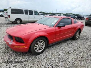2008 Ford Mustang Deluxe with VIN 1ZVHT80N485207636, listed as a Copart auction lot 62996715 with 166,026 mi miles and Clean title. Bid and sale history available at DreamBid. Image 1.
