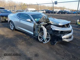 2017 Chevrolet Camaro 2LT z VIN 1G1FD1RS6H0117420, wystawiony jako IAAI lot #41752091 z przebiegiem Nie podano mil oraz . Historia ofert i sprzedaży dostępna na DreamBid. Obrazek 1.