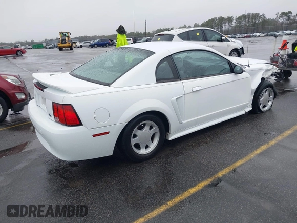 1999 Ford Mustang z VIN 1FAFP4049XF152937, wystawiony jako IAAI lot #41570514 z przebiegiem 185 382 mil mil oraz . Historia ofert i sprzedaży dostępna na DreamBid. Obrazek 4.