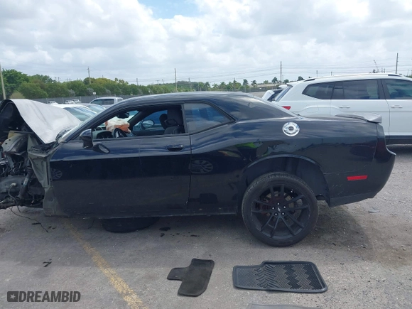 2013 Dodge Challenger SXT with VIN 2C3CDYAG2DH511985, listed as a IAAI auction lot 41917707 with 111,872 mi miles. Bid and sale history available at carsss.com. Image 14.