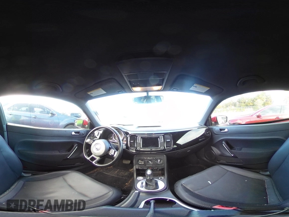 2018 Volkswagen Beetle S z VIN 3VWFD7AT5JM725878, wystawiony jako IAAI lot #41743855 z przebiegiem 108 068 mil mil oraz . Historia ofert i sprzedaży dostępna na DreamBid. Obrazek 18.