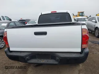 2013 Toyota Tacoma PreRunner with VIN 5TFTU4GN5DX040386, listed as a IAAI auction lot 41592956 with 217,885 mi miles. Bid and sale history available at carsss.com. Image 17.