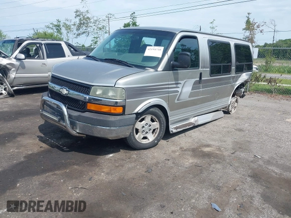 2003 Chevrolet Express Passenger z VIN 1GBFG15X131201183, wystawiony jako IAAI lot #42194710 z przebiegiem 207 602 mil mil oraz . Historia ofert i sprzedaży dostępna na DreamBid. Obrazek 2.