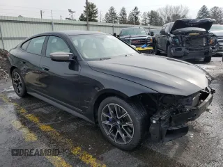 2022 BMW 4 Series M440i xDrive with VIN WBA13AW01NFL97602, listed as a Copart auction lot 43349585 with 46,123 mi miles and Salvage title. Bid and sale history available at DreamBid. Image 4.