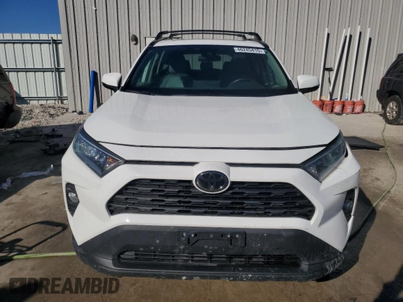 2019 Toyota RAV4 XLE Premium with VIN 2T3A1RFV5KW042879, listed as a Copart auction lot 46245415 with 92,238 mi miles and Salvage Title. Bid and sale history available at carsss.com. Image 5.