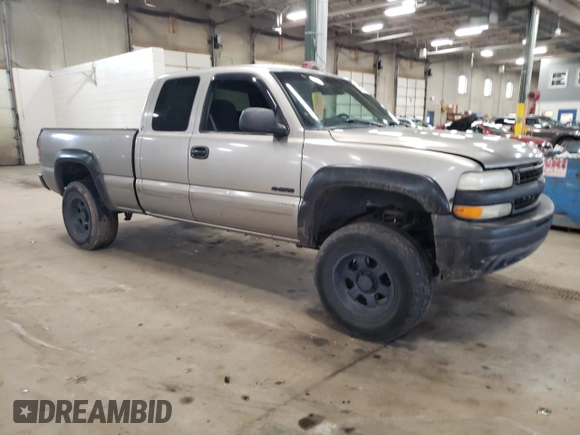 2001 Chevrolet Silverado 1500 LS with VIN 2GCEC19T711211931, listed as a Copart auction lot 54614195 with 135,812 mi miles and Salvage Title. Bid and sale history available at DreamBid. Image 4.