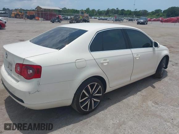 2006 Volkswagen Jetta 1.9L TDI z VIN 3VWRT71K86M632237, wystawiony jako IAAI lot #42390120 z przebiegiem 359 623 mil mil oraz . Historia ofert i sprzedaży dostępna na DreamBid. Obrazek 4.