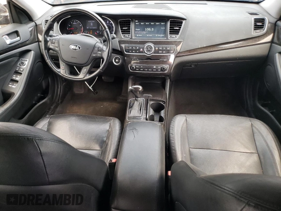 2015 Kia Cadenza Premium z VIN KNALN4D78F5193634, wystawiony jako Copart lot #58529615 z przebiegiem 104 657 mil mil oraz Czysty tytuł • Clean title. Historia ofert i sprzedaży dostępna na DreamBid. Obrazek 8.