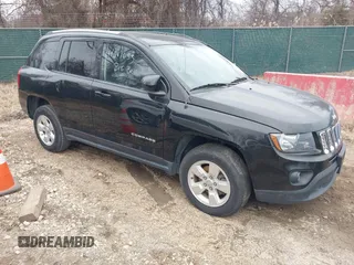 2016 Jeep Compass Latitude with VIN 1C4NJCEBXGD642680, listed as a IAAI auction lot 41511653 with 122,742 mi miles. Bid and sale history available at carsss.com. Image 1.