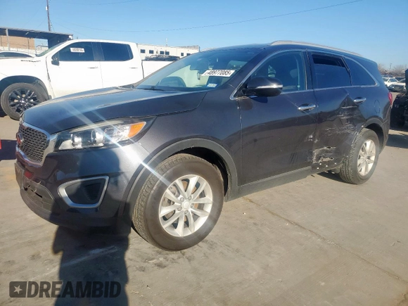 2017 Kia Sorento LX z VIN 5XYPG4A36HG211042, wystawiony jako Copart lot #48977085 z przebiegiem 130 892 mil mil oraz Szkoda całkowita • Salvage title. Historia ofert i sprzedaży dostępna na DreamBid. Obrazek 1.