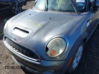 2007 MINI Hardtop S with VIN WMWMF73527TT85146, listed as a IAAI auction lot 41502475 with Not Provided miles and . Bid and sale history available at DreamBid. Image 6.