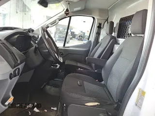 2017 Ford Transit z VIN 1FTYR1YM1HKB05586, wystawiony jako IAAI lot #42621311 z przebiegiem 110 277 mil mil oraz . Historia ofert i sprzedaży dostępna na DreamBid. Obrazek 35.