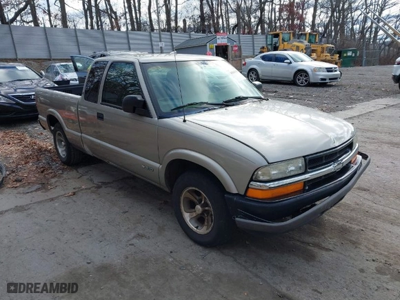 2003 Chevrolet S-10 with VIN 1GCCS19H238119597, listed as a IAAI auction lot 40849458 with 79,069 mi miles. Bid and sale history available at carsss.com. Image 1.