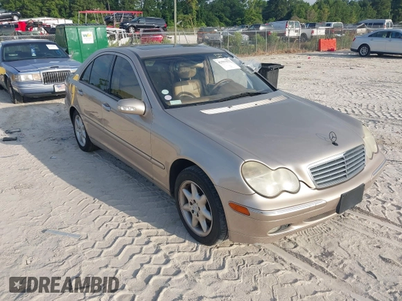 2002 Mercedes-Benz C 230/260/280/320 z VIN WDBRF61J72F207922, wystawiony jako IAAI lot #42557977 z przebiegiem 145 189 mil mil oraz . Historia ofert i sprzedaży dostępna na DreamBid. Obrazek 1.