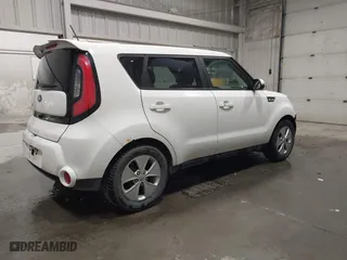 2015 Kia Soul ! with VIN KNDJX3A53F7184832, listed as a IAAI auction lot 42042994 with 72,216 mi miles. Bid and sale history available at carsss.com. Image 4.