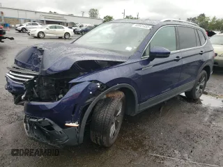 2022 Volkswagen Tiguan SE z VIN 3VV2B7AX0NM010203, wystawiony jako Copart lot #60941455 z przebiegiem 43 011 mil mil oraz Szkoda całkowita • Salvage title. Historia ofert i sprzedaży dostępna na DreamBid. Obrazek 1.
