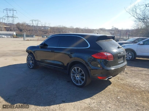 2013 Porsche Cayenne Diesel with VIN WP1AF2A2XDLA39177, listed as a IAAI auction lot 41642164 with 93,932 mi miles. Bid and sale history available at carsss.com. Image 3.