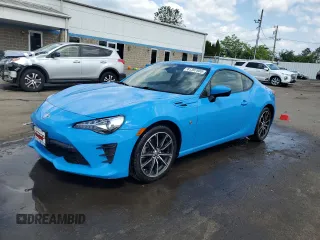 2019 Toyota 86 z VIN JF1ZNAA13K8702961, wystawiony jako Copart lot #61397685 z przebiegiem 55 978 mil mil oraz Szkoda całkowita • Salvage title. Historia ofert i sprzedaży dostępna na DreamBid. Obrazek 1.