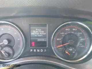 2011 Dodge Charger SE with VIN 2B3CL3CGXBH544312, listed as a IAAI auction lot 41675770 with 209,438 mi miles. Bid and sale history available at carsss.com. Image 7.