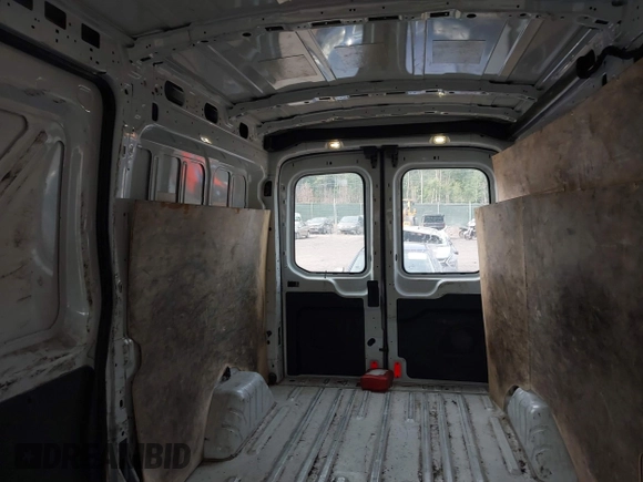 2018 Ford Transit z VIN 1FTYR2CM5JKA24044, wystawiony jako IAAI lot #42422667 z przebiegiem 279 853 mil mil oraz . Historia ofert i sprzedaży dostępna na DreamBid. Obrazek 8.