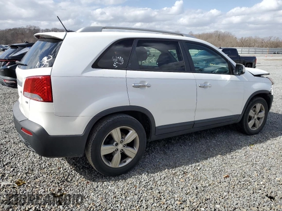 2013 Kia Sorento EX with VIN 5XYKU4A62DG415392, listed as a Copart auction lot 48107845 with 108,174 mi miles and Salvage Title. Bid and sale history available at DreamBid. Image 3.