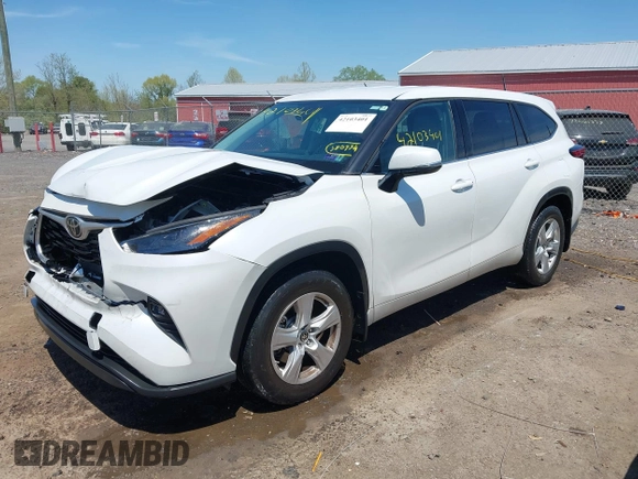 2022 Toyota Highlander LE with VIN 5TDBZRBH5NS580954, listed as a IAAI auction lot 42103401 with 40,391 mi miles and . Bid and sale history available at DreamBid. Image 17.
