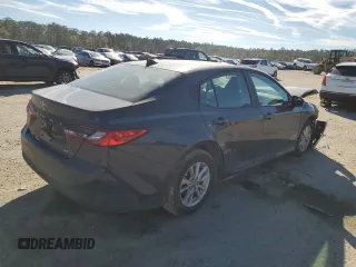 2025 Toyota Camry LE z VIN 4T1DAACK8SU045860, wystawiony jako Copart lot #84733224 z przebiegiem 9 386 mil mil oraz Szkoda całkowita • Salvage title. Historia ofert i sprzedaży dostępna na DreamBid. Obrazek 3.