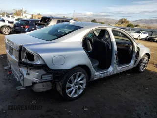 2016 Volvo S80 T5 Drive-E z VIN YV140MAK8G1197118, wystawiony jako Copart lot #85920564 z przebiegiem 70 941 mil mil oraz Szkoda całkowita • Salvage title. Historia ofert i sprzedaży dostępna na DreamBid. Obrazek 3.
