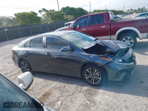 2024 Kia Forte LXS with VIN 3KPF24AD5RE720735, listed as a IAAI auction lot 41956986 with 27,967 mi miles and . Bid and sale history available at DreamBid. Image 13.