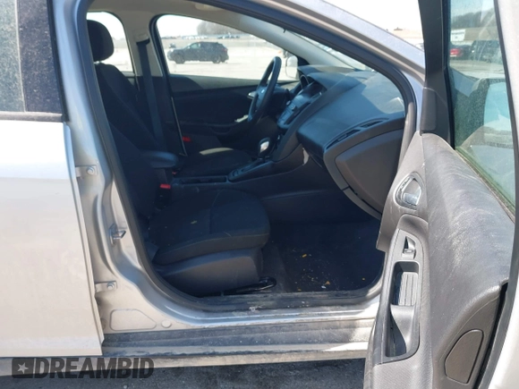 2018 Ford Focus SE with VIN 1FADP3F23JL315341, listed as a IAAI auction lot 41834939 with 121,686 mi miles. Bid and sale history available at carsss.com. Image 5.