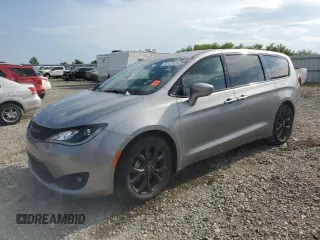 2020 Chrysler Pacifica Touring z VIN 2C4RC1FG2LR286839, wystawiony jako Copart lot #62152405 z przebiegiem 43 717 mil mil oraz Szkoda całkowita • Salvage title. Historia ofert i sprzedaży dostępna na DreamBid. Obrazek 1.