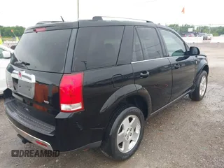 2007 Saturn VUE V6 z VIN 5GZCZ53407S865580, wystawiony jako IAAI lot #42242457 z przebiegiem 298 750 mil mil oraz . Historia ofert i sprzedaży dostępna na DreamBid. Obrazek 4.