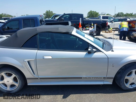 2001 Ford Mustang Deluxe с VIN 1FAFP44451F208230, выставлен на аукционе IAAI как лот 42191956 с пробегом 118 287 миль миль и . История ставок и продаж доступна на DreamBid. Изображение 13.