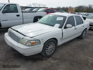 2009 Mercury Grand Marquis LS with VIN 2MEHM75V19X608157, listed as a IAAI auction lot 41839999 with 171,739 mi miles. Bid and sale history available at carsss.com. Image 2.