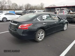 2013 Nissan Altima SV with VIN 1N4AL3AP9DN470969, listed as a IAAI auction lot 41833969 with 111,442 mi miles and . Bid and sale history available at carsss.com. Image 4.