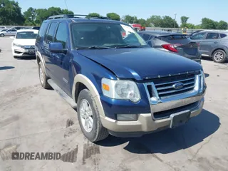 2008 Ford Explorer Eddie Bauer with VIN 1FMEU64E68UA33359, listed as a IAAI auction lot 41981250 with 174,708 mi miles. Bid and sale history available at carsss.com. Image 1.