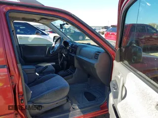 2001 Isuzu Rodeo S with VIN 4S2CK58W814326849, listed as a IAAI auction lot 41769624 with 366,460 mi miles and . Bid and sale history available at DreamBid. Image 5.